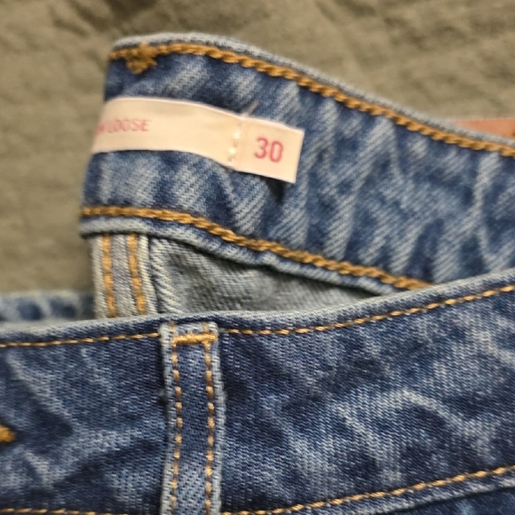 Low Loose Women's Jeans - Picture 14 of 15